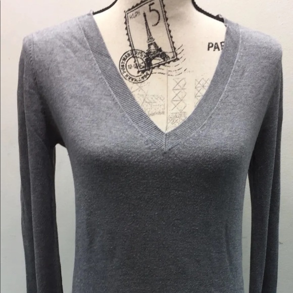 Zara Women Sweater V-Neck Long Sleeve M Gray Pearl Buttons - Picture 2 of 11